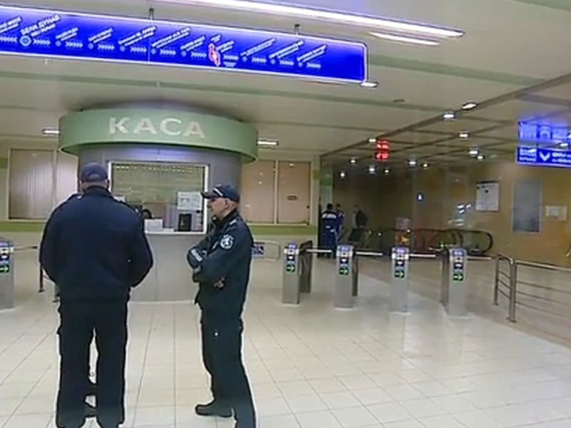 Ампутираха пръстите на мъжа, хвърлил се под метрото 