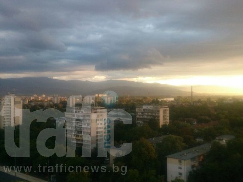 Опасно време в Южна България днес, 30 къщи останаха без покриви в Димитровград ВИДЕО