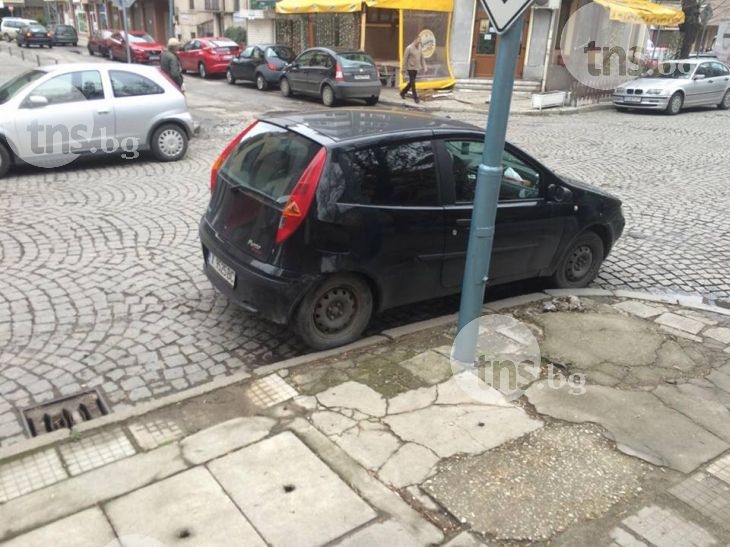 Хасковлия  обърка кръстовище в Пловдив с паркинг СНИМКИ 