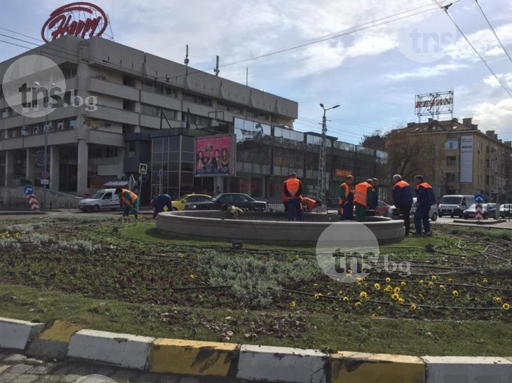 Фонтанът на Водната палата ще бликне отново до дни СНИМКИ