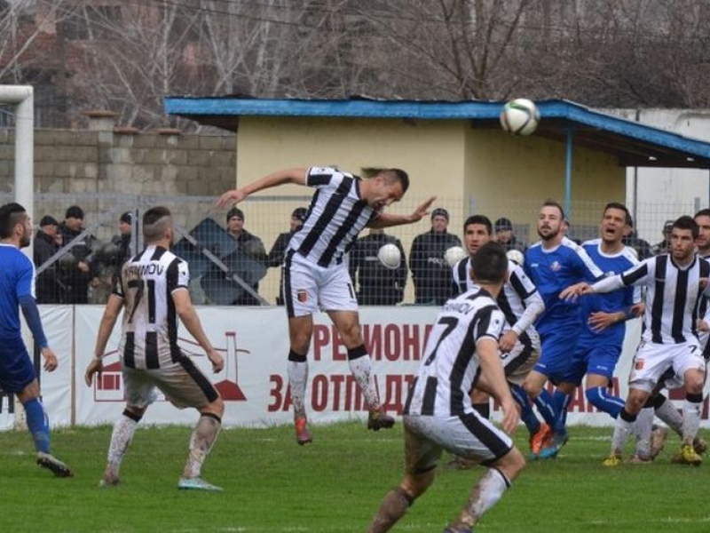 Локомотив с първа победа като гост през сезона