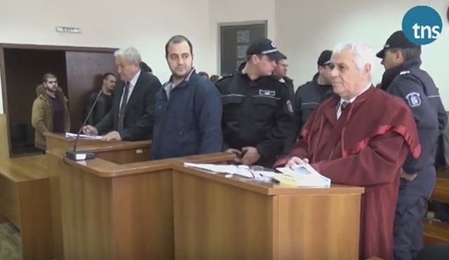 Майката на шофьора-убиец с хамъра брани сина си ВИДЕО 