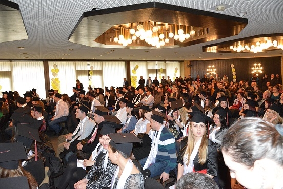 Колежът по мениджмънт, търговия и маркетинг връчи дипломите на Випуск 2015 СНИМКИ
