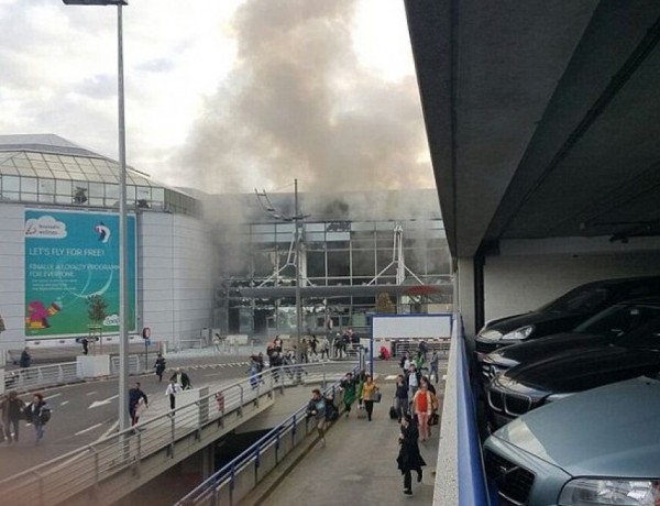 Адски взривове разтърсиха летището в Брюксел! Има загинал и ранени! ВИДЕО