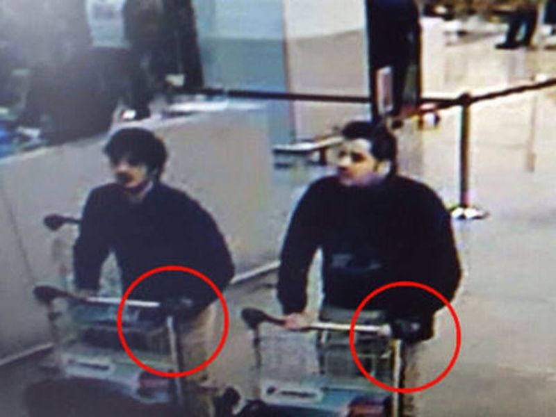 Кадри показаха двама атентатори на летището в Брюксел