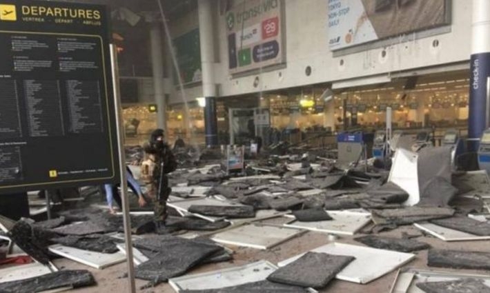 Заради терора: 17 трупа в Брюксел засега! Взривове на летището и в метрото! ВИДЕО