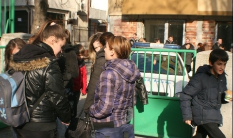 Боят във Френската гимназия в Бургас бил за обиди и стара вражда