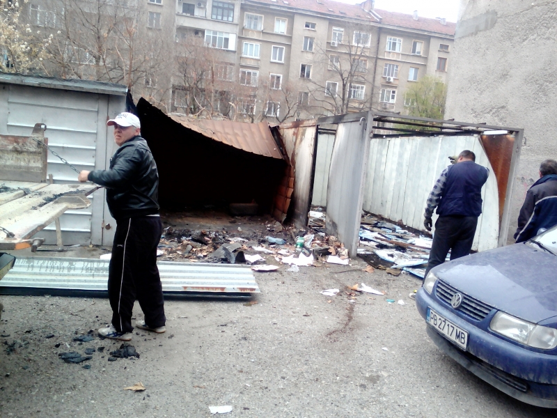 Бутат 60 незаконни гаражи в центъра 