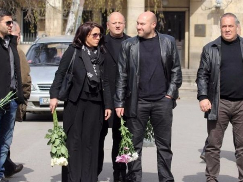 Политици и известни личности изпратиха Павел Чернев в последния му път СНИМКИ и ВИДЕО