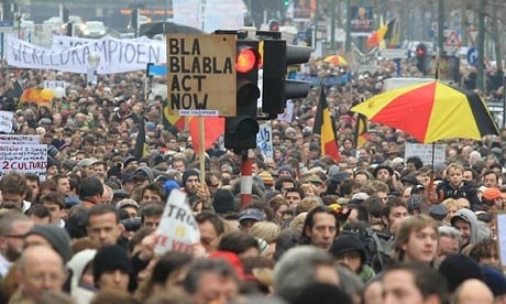 Националисти и футболни фенове се събират в центъра на Брюксел! Напрежението се покачва