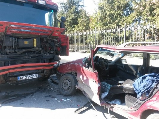 Пострадалата при катастрофа в Цалапица без опасност за живота, но с пробит бял дроб 