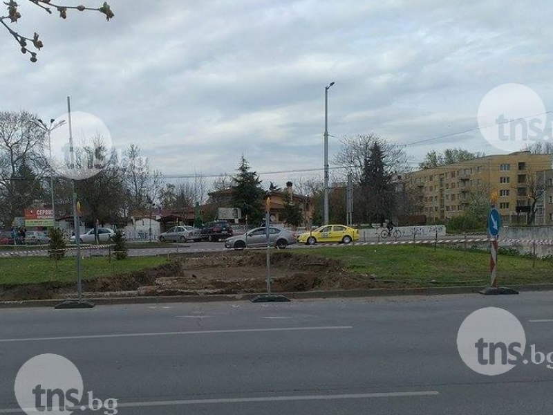 Започват преместването на фонтана на Водната палата СНИМКИ