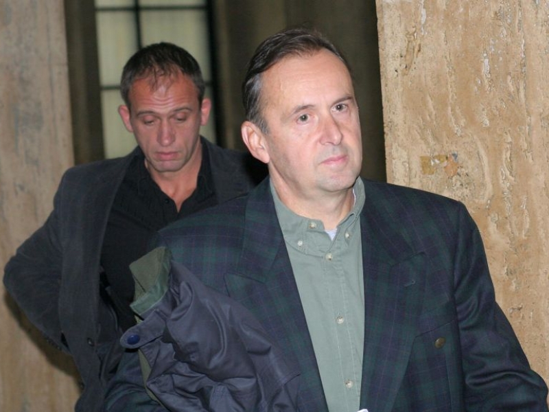 Оправдаха Вальо Топлото за валутни престъпления