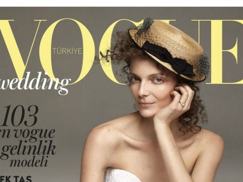 Българка блесна на корица на модната библия Vogue