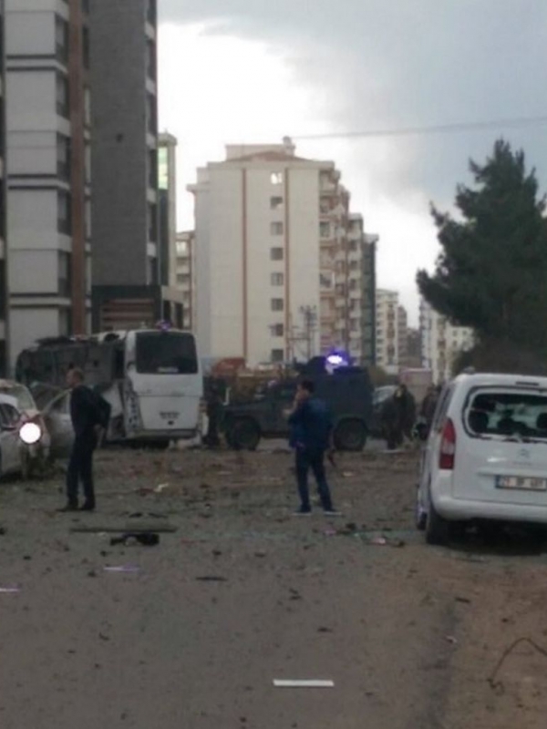 Кола - бомба се взриви в Турция! 4 убити и множество ранени