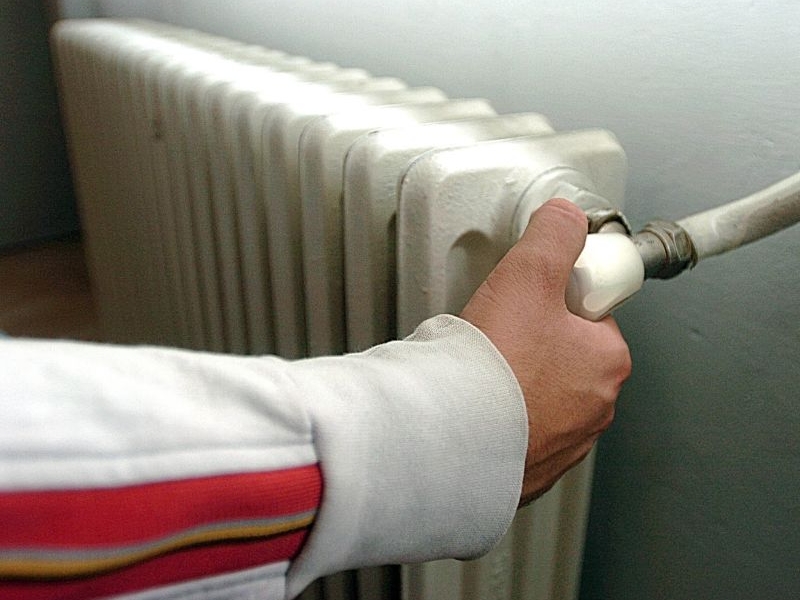 По-евтини природен газ и парно от 1 април