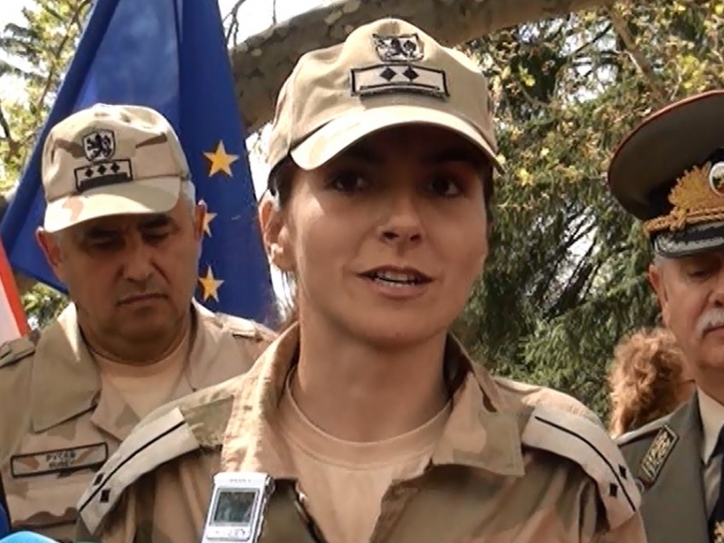 Ето я българката, която ще командва цял взвод от Афганистан ВИДЕО