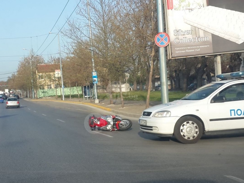 Настаниха катастрофиралия вчера моторист в болница СНИМКИ