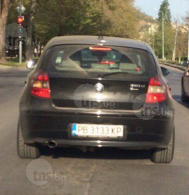 Екшън до мол Пловдив: Шофьорка удари моторист и избяга! Ето я СНИМКА