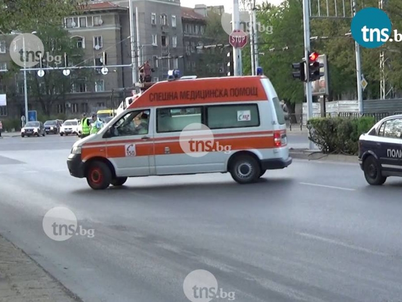 Нов инцидент в Пловдив: Блъснаха пешеходец на Сточна гара, линейка го откара в болница СНИМКИ и ВИДЕО
