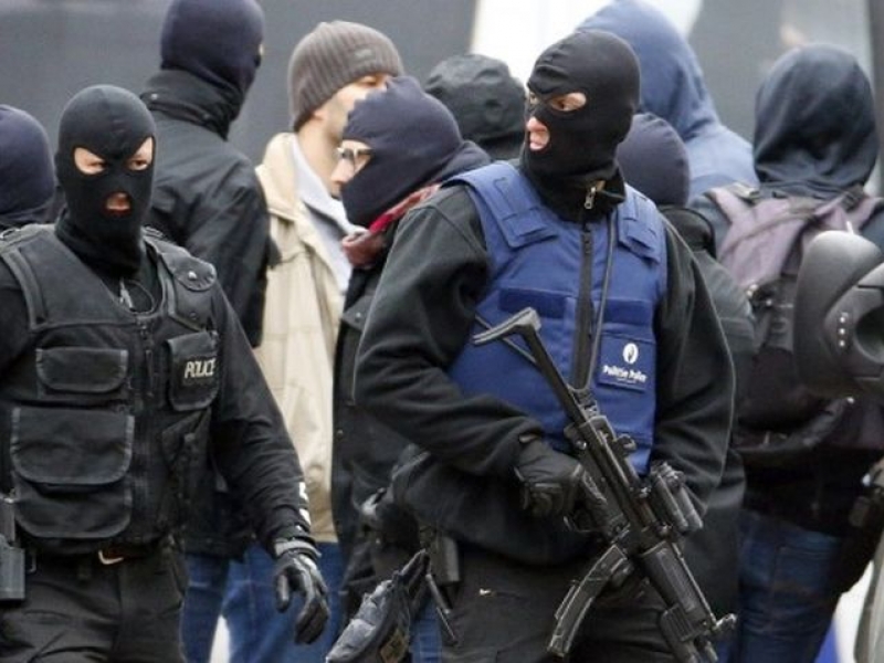 Спецчасти отцепиха централен квартал на Брюксел, снайперисти взеха блок на мушка