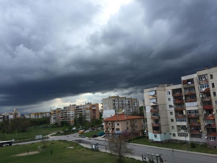 Голям дъжд идва към Пловдив СНИМКИ