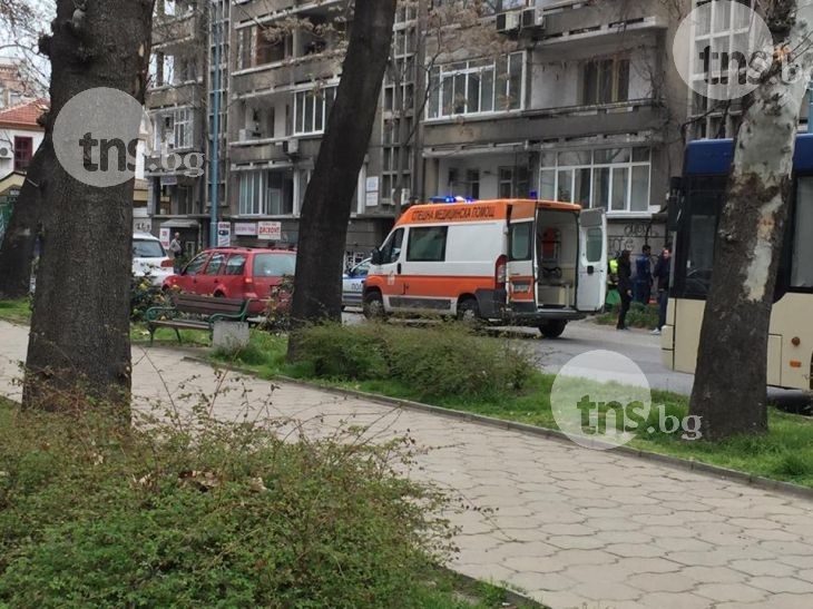 Ученик изпадна от автобус, отърва се с фрактура и избити зъби