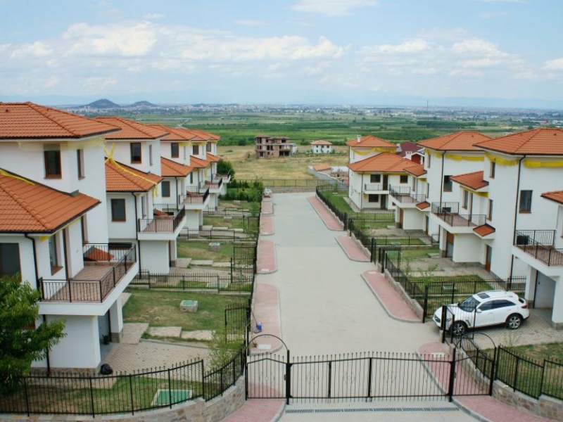 Пловдивчани продават апартаменти в града,  купуват къщи на село СНИМКИ