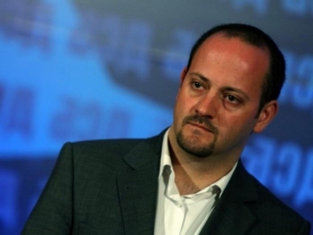 Радан Кънев отива на разпит под стража