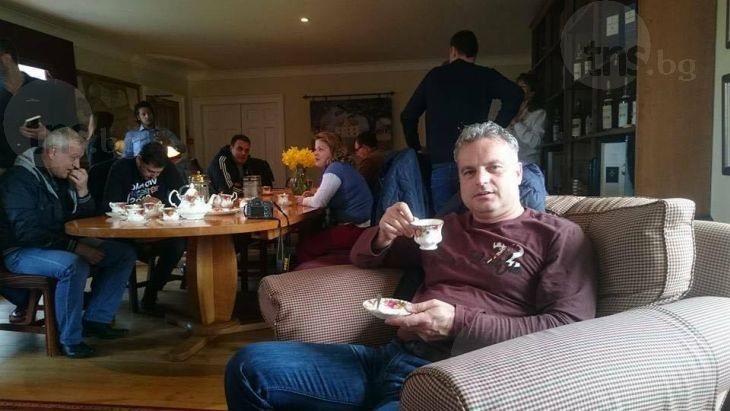 Кметът Иван Тотев със замове и депутати на уиски тур в Шотландия СНИМКИ