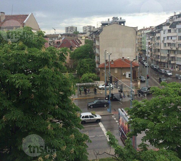 Пикап и БМВ се блъснаха до моста на Герджика СНИМКИ