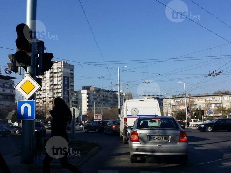 Кметът: Градът е направен за двойно по-малко автомобили, има и много коли с непловдивски регистрации