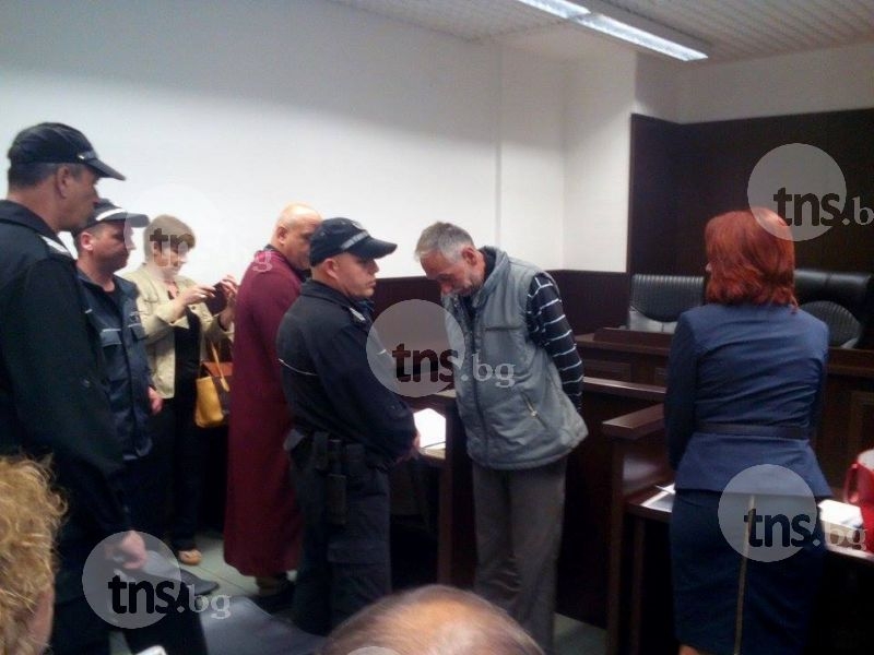 Турският тираджия, който прегази пловдивския полицай на магистралата, застана пред съда СНИМКИ