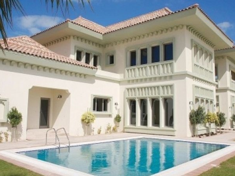 Данъчните погват хората с луксозни имоти