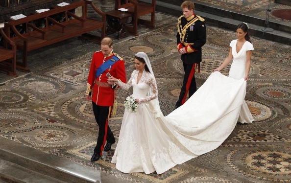 Съдят модна къща заради сватбената рокля на Кейт Мидълтън