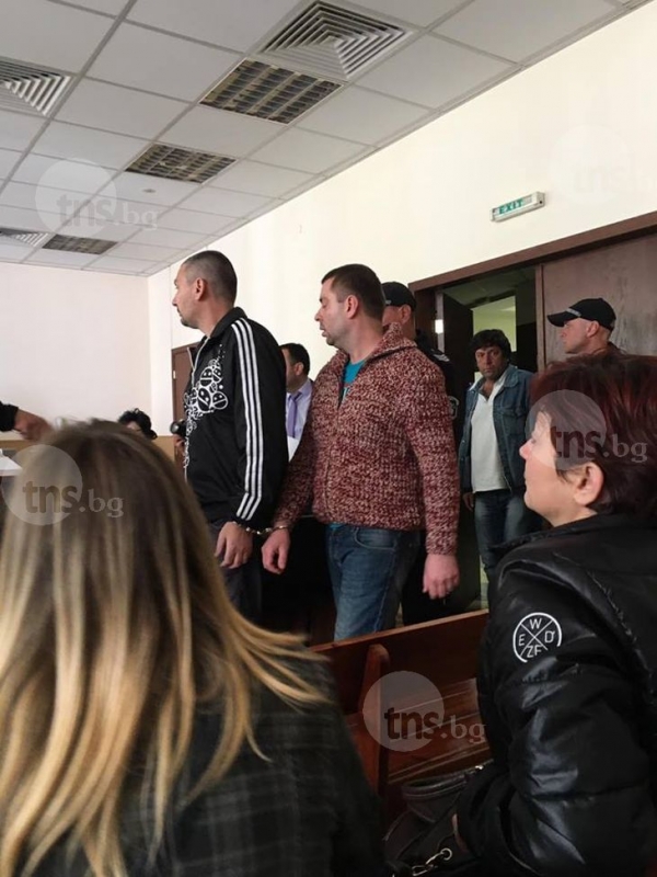 Петролният бос Тобиев търсел протекции в НАП, притискал свидетели