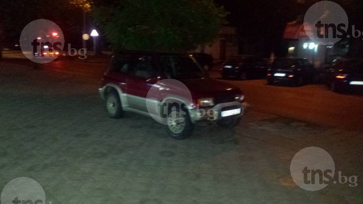 Пловдивчанин паркира джип на тротоар в Кючука СНИМКИ
