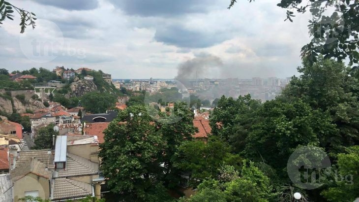 Голям пожар в центъра на Пловдив! Димът обгази част от Главната улица СНИМКИ*