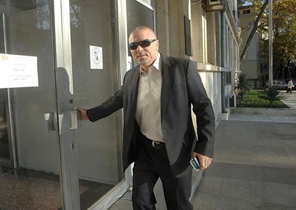 Марешки внесе още 100 000 подписа и неговият референдум става задължителен