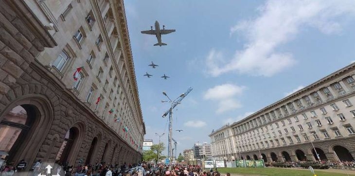 Армията с грандиозен парад по случай Деня на храбростта ВИДЕО