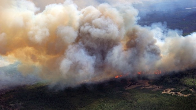 Пожарът в Канада ще гори с месеци