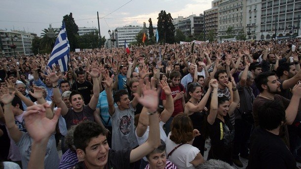 Въпреки протестите Гърция минава на икономичен режим