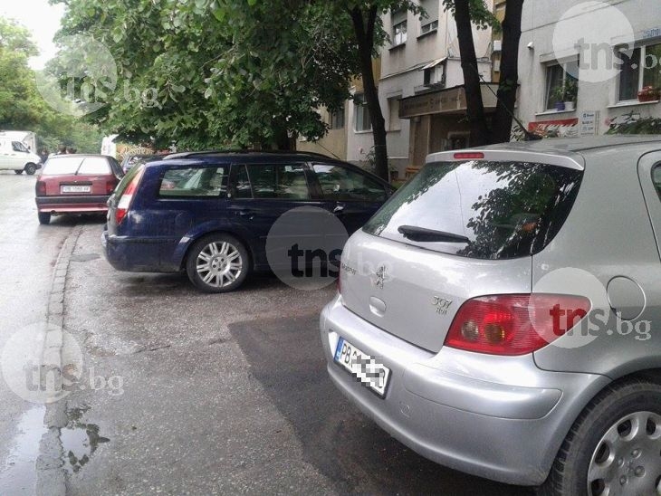 Оправят наредбата за платено паркиране пред блоковете в Пловдив! 11 000 паркоместа отиват на търг