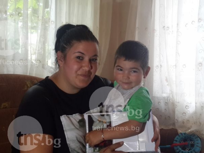 Добра новина: Малкият Ники от Коматево замина за лечение в чужбина, скоро ще проходи! ВИДЕО