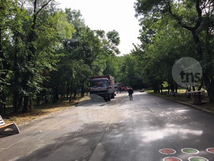 Лаута осъмна без абсолютно никакви боклуци след двудневния фолклорен събор СНИМКИ
