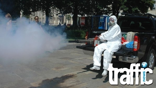 Пръскат срещу комари в Пловдив