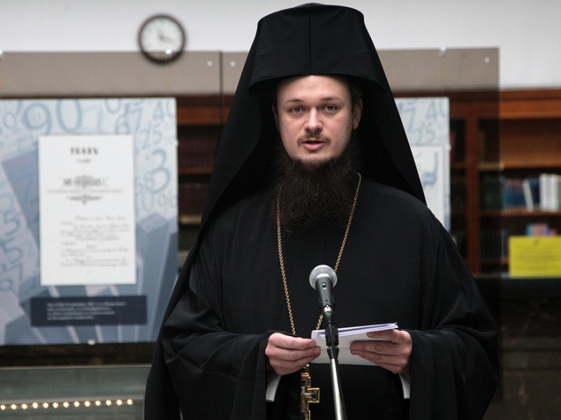 Протести на свещеници, докато не изпратят Дионисий в манастир