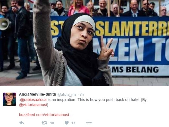 Селфи на белгийска мюсюлманка е хит в мрежата