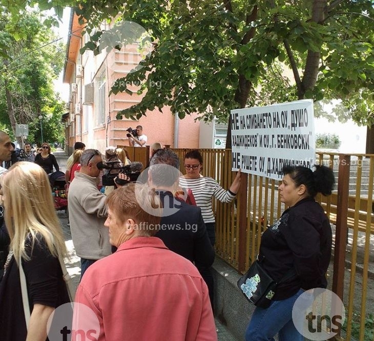 Тотев: Няма да допусна Пловдив да се превърне в първия град, който закрива училище!