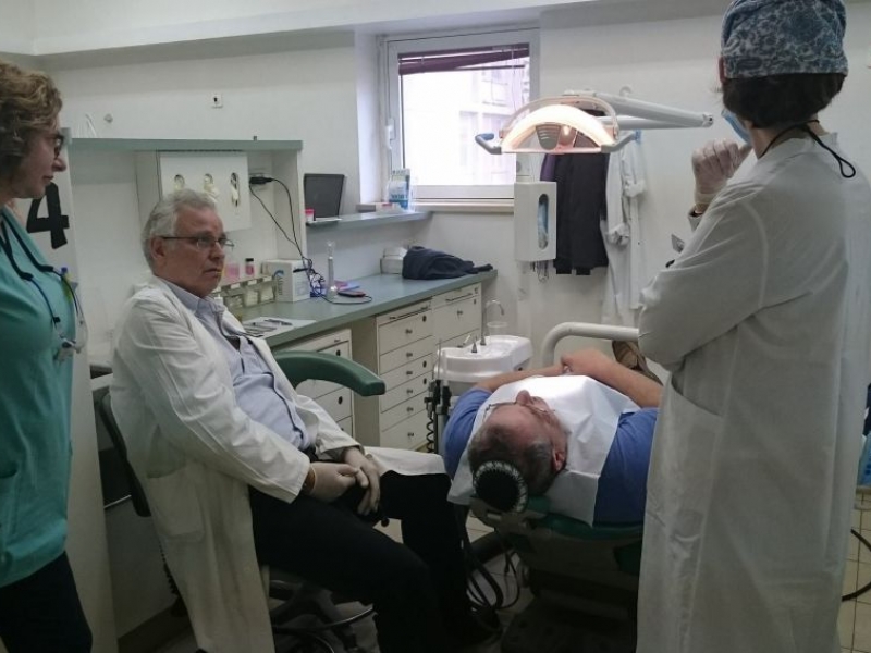 Световноизвестен зъболекар разкри в Пловдив как ще се лекуват зъбите в бъдеще ВИДЕО